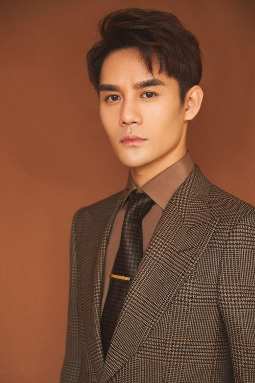 新年吃瓜娱乐男明星,盘点娱乐圈男明星的趣味瞬间  第1张