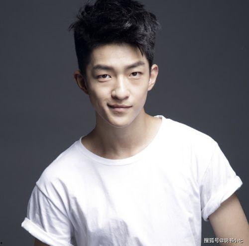 专门讲娱乐圈吃瓜的博主,明星幕后真相大曝光!